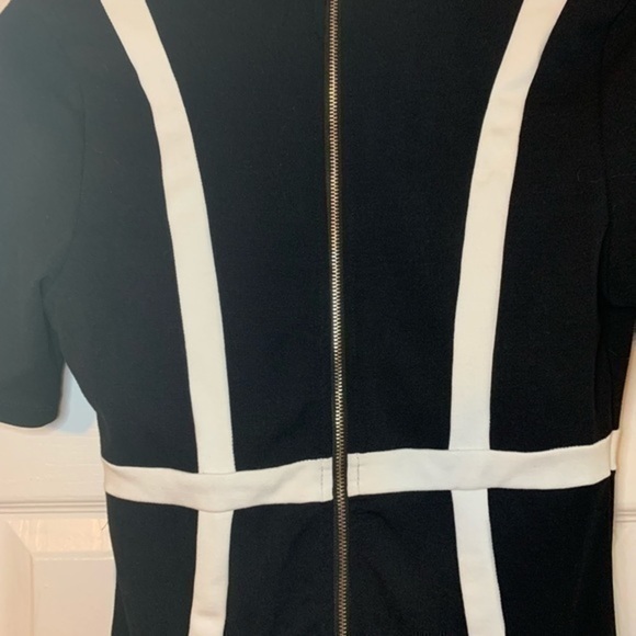Low cut Black and White Classic Midi Dress Small - Picture 7 of 8